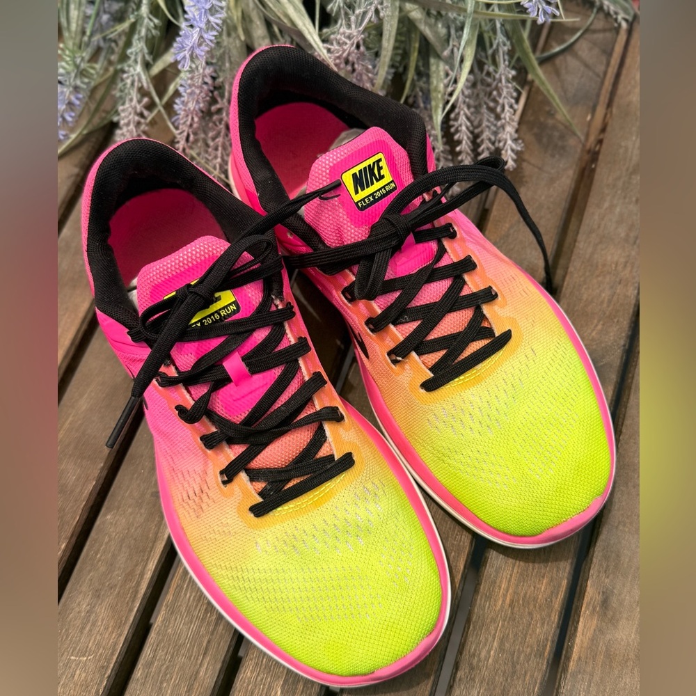 Nike Flex Run 16 size 8:5